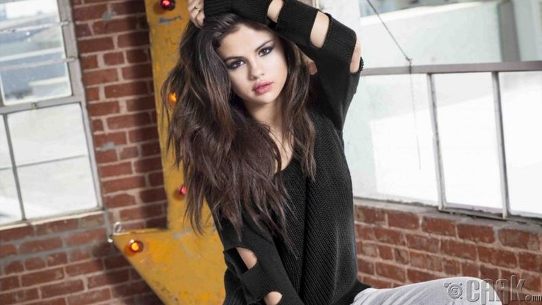 2016 оны хамгийн үзэсгэлэнтэй 10 бүсгүйг “SELENA GOMEZ” тэргүүллээ